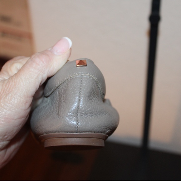 Elorie Ballet Flats in French Gray (Taupe) EUC - Size 8.5 - Picture 3 of 6